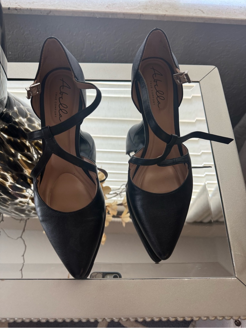 Abella Black Pointed-Toe Strappy Heels size 9 only worn once perfect condition